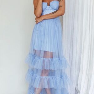 Elegant Blue Strapless Tulle Dress